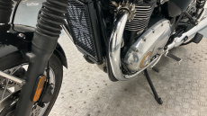 Triumph Bonneville T120 Jet Black